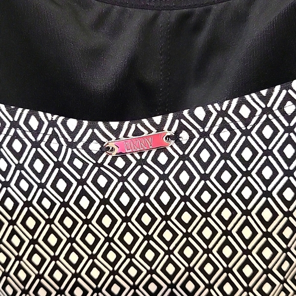 DKNY One Piece Swimsuit Stretch UPF Protection Black/White Small NWT - Picture 8 of 8